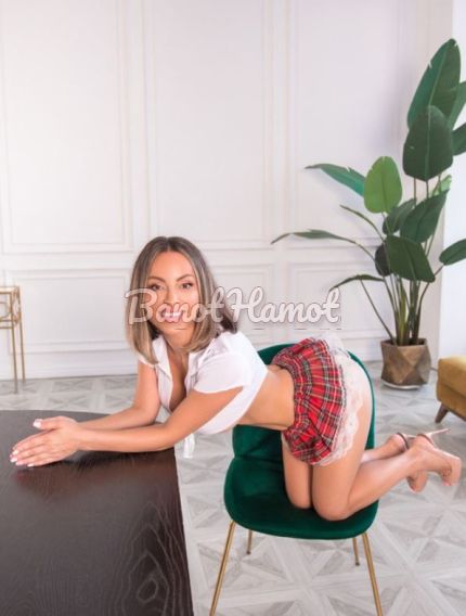 All types of erotic massages are available All types of erotic massages are available