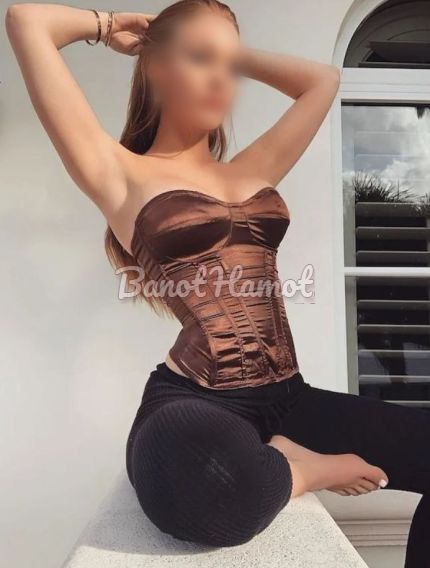 All types of erotic massages are available All types of erotic massages are available