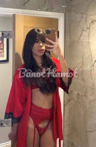 ניבין צעירה קוקסינלית בקריות